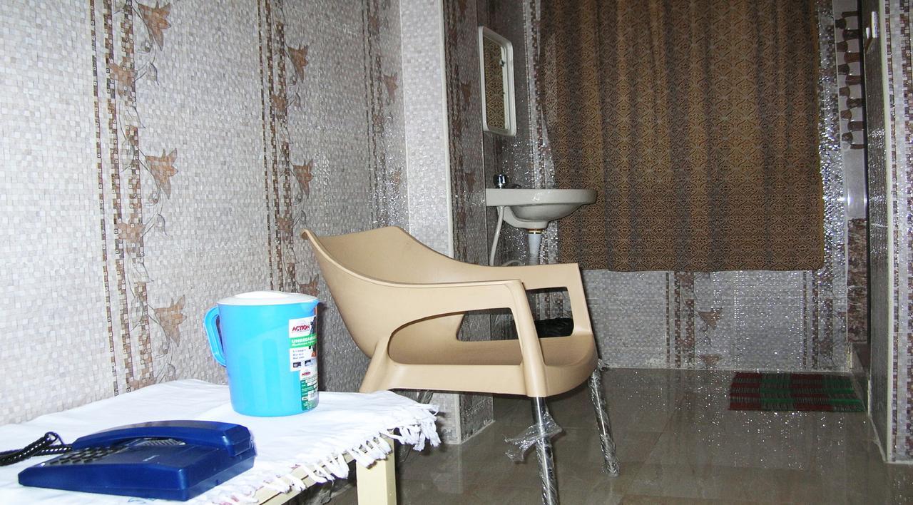 Hotel Sbs Residency Tirupati Renigunta Zimmer foto