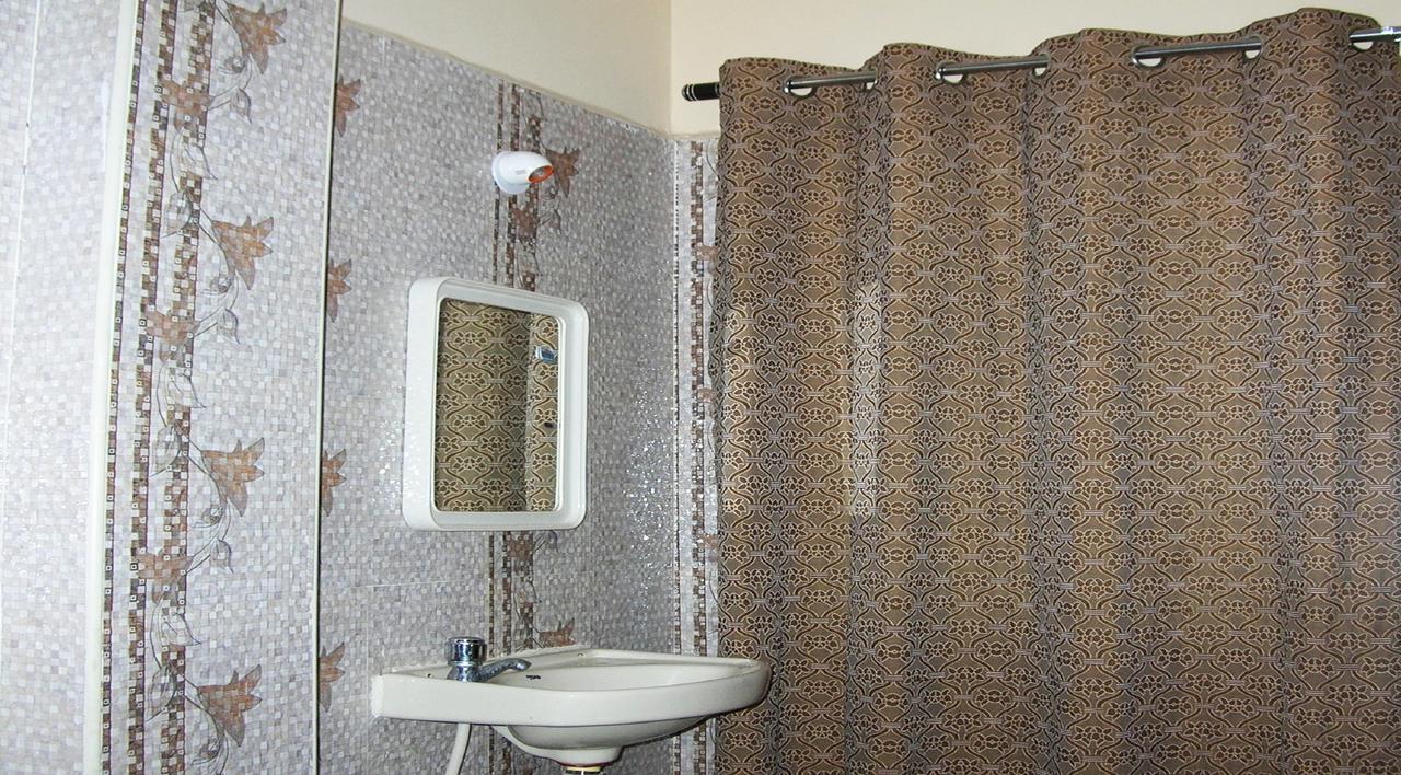Hotel Sbs Residency Tirupati Renigunta Zimmer foto