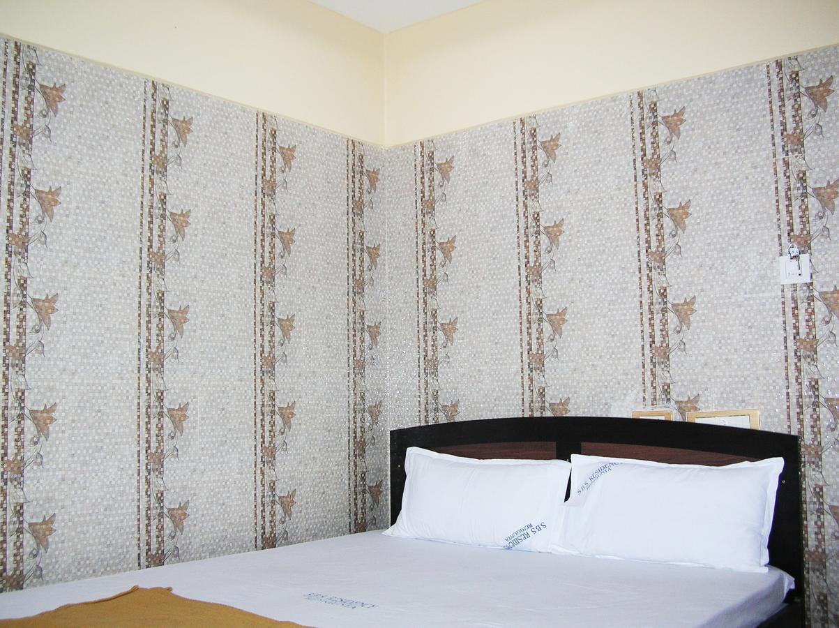 Hotel Sbs Residency Tirupati Renigunta Zimmer foto